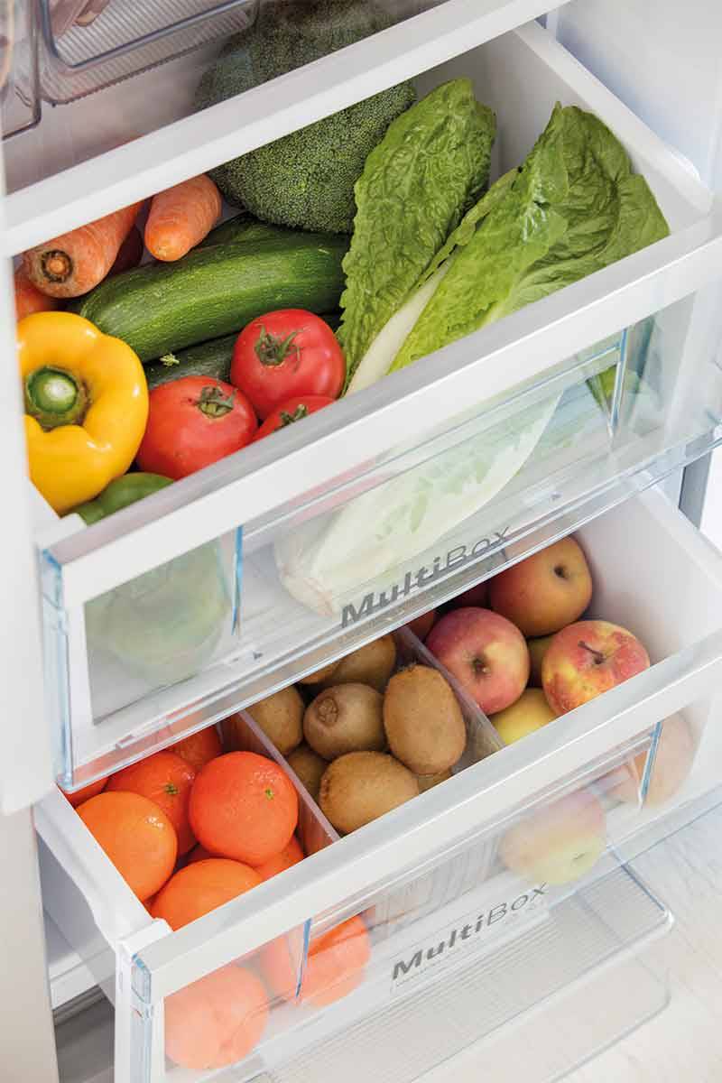 Conserva los alimentos en la nevera separando frutas y verduras