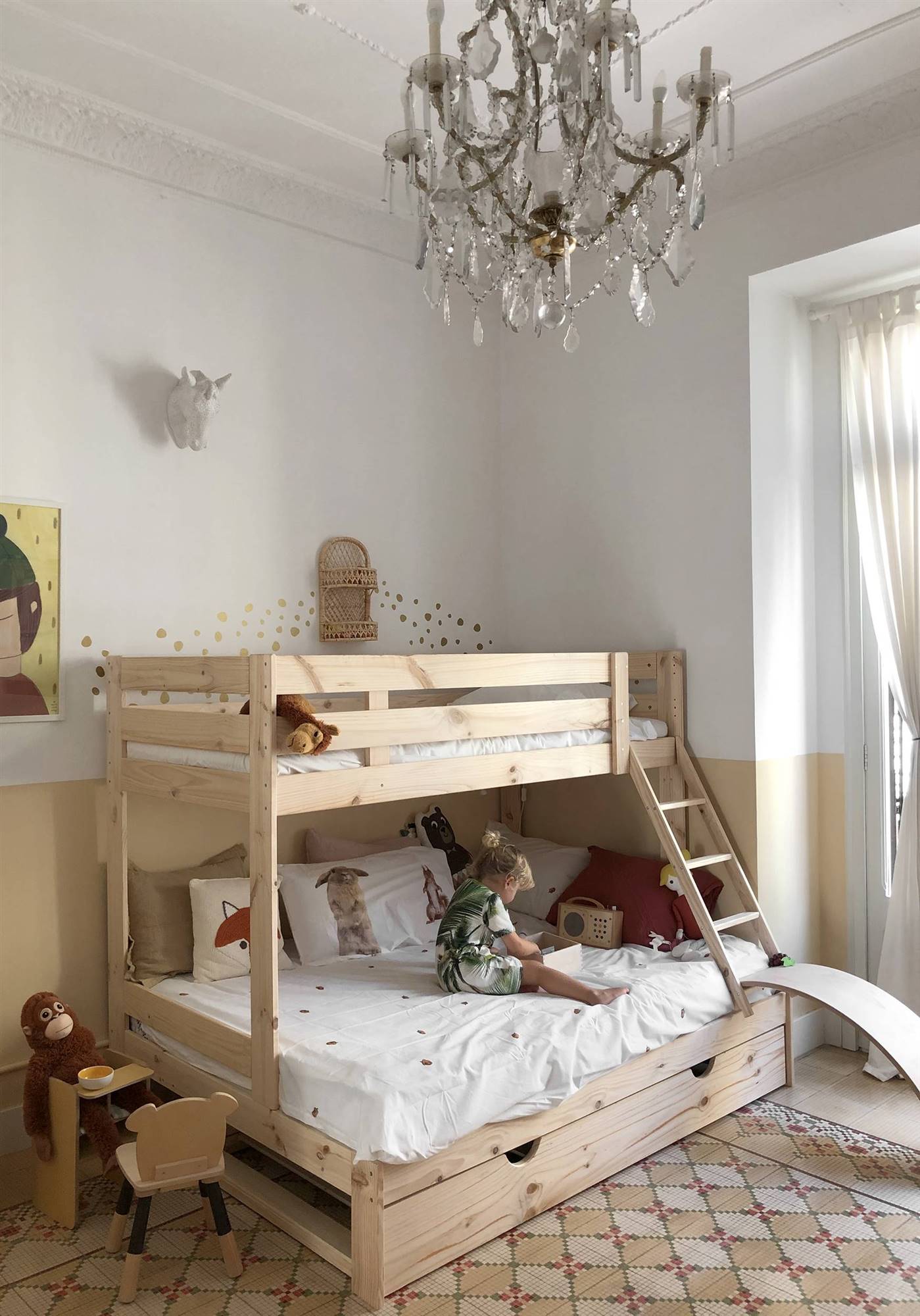 Teoría establecida mostrar Abuelos visitantes Camas y literas de madera natural para dormitorios funcionales con estilo