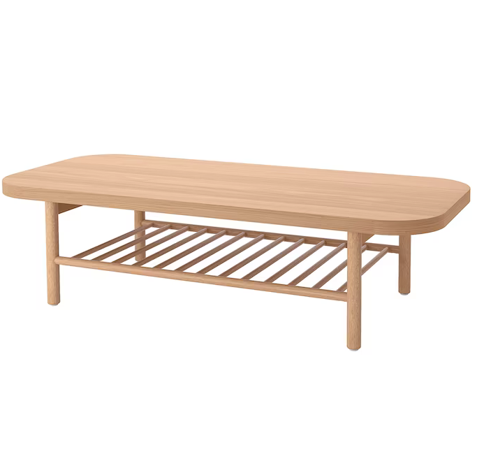 Ideas de IKEA para pisos pequeños 2022. Salón pequeño con mesa centro LISTERBY roble.