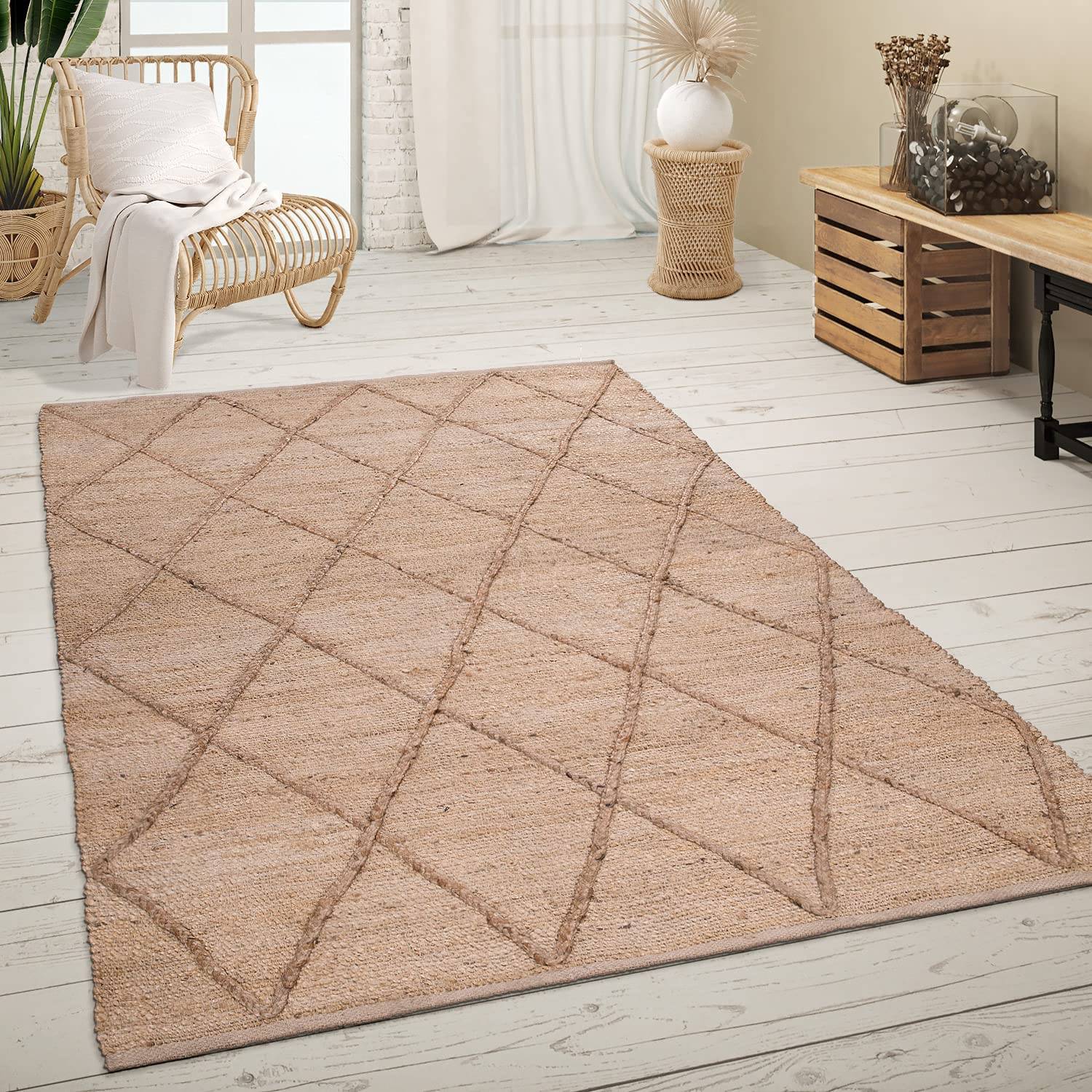 Una alfombra de fibras naturales con motivo 3D de Amazon. 