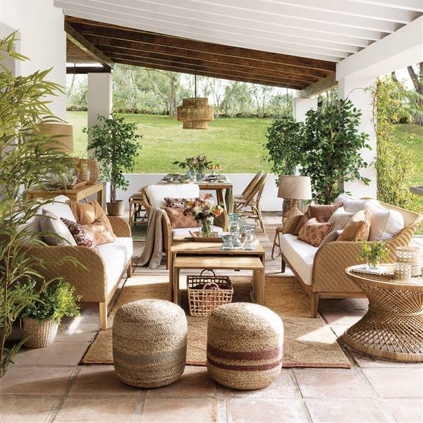 Copia el look: decoramos un porche lleno de encanto con muebles de El Corte Inglés de fibras naturales, madera y con toques artesanos