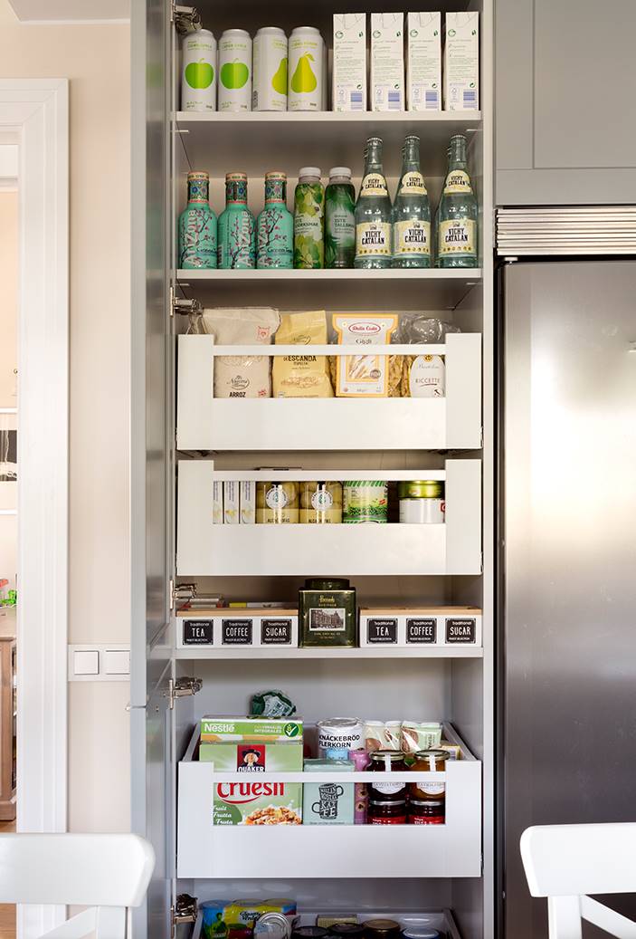 Ideas para mantener el orden en la cocina: armario despensa. 