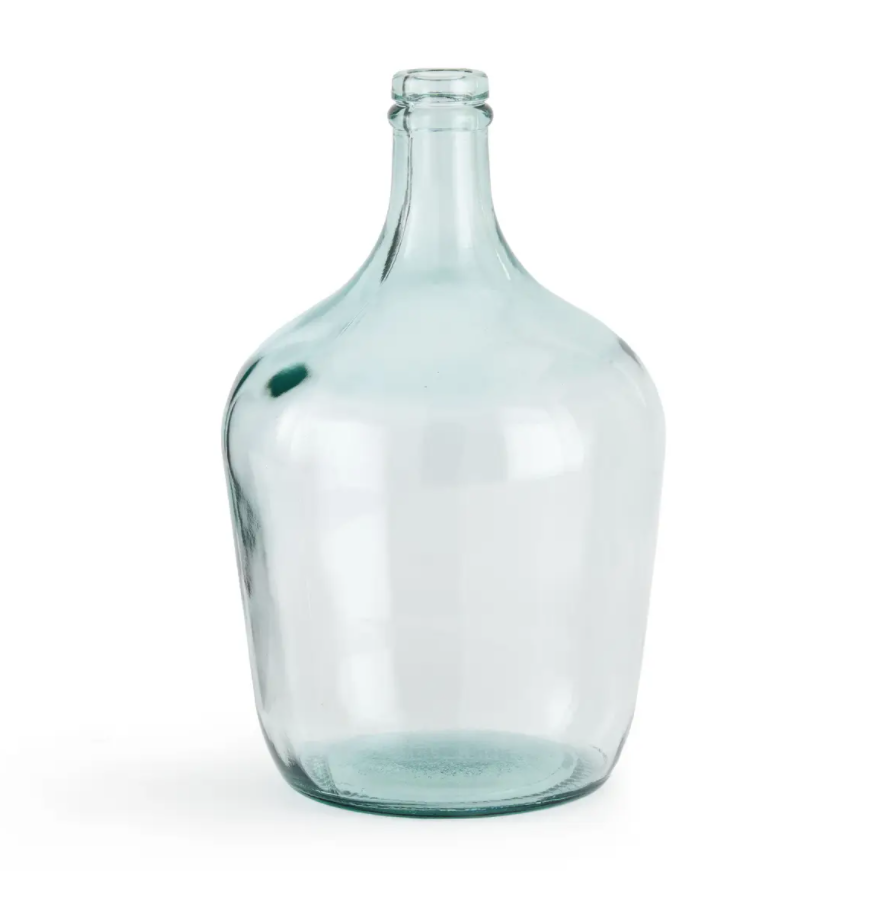 Un jarrón verde de vidrio reciclado 