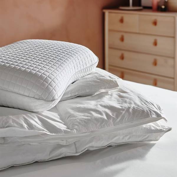Las mejores almohadas viscoelásticas, de plumas y para cervicales que te harán dormir como un bebé durante toda la noche