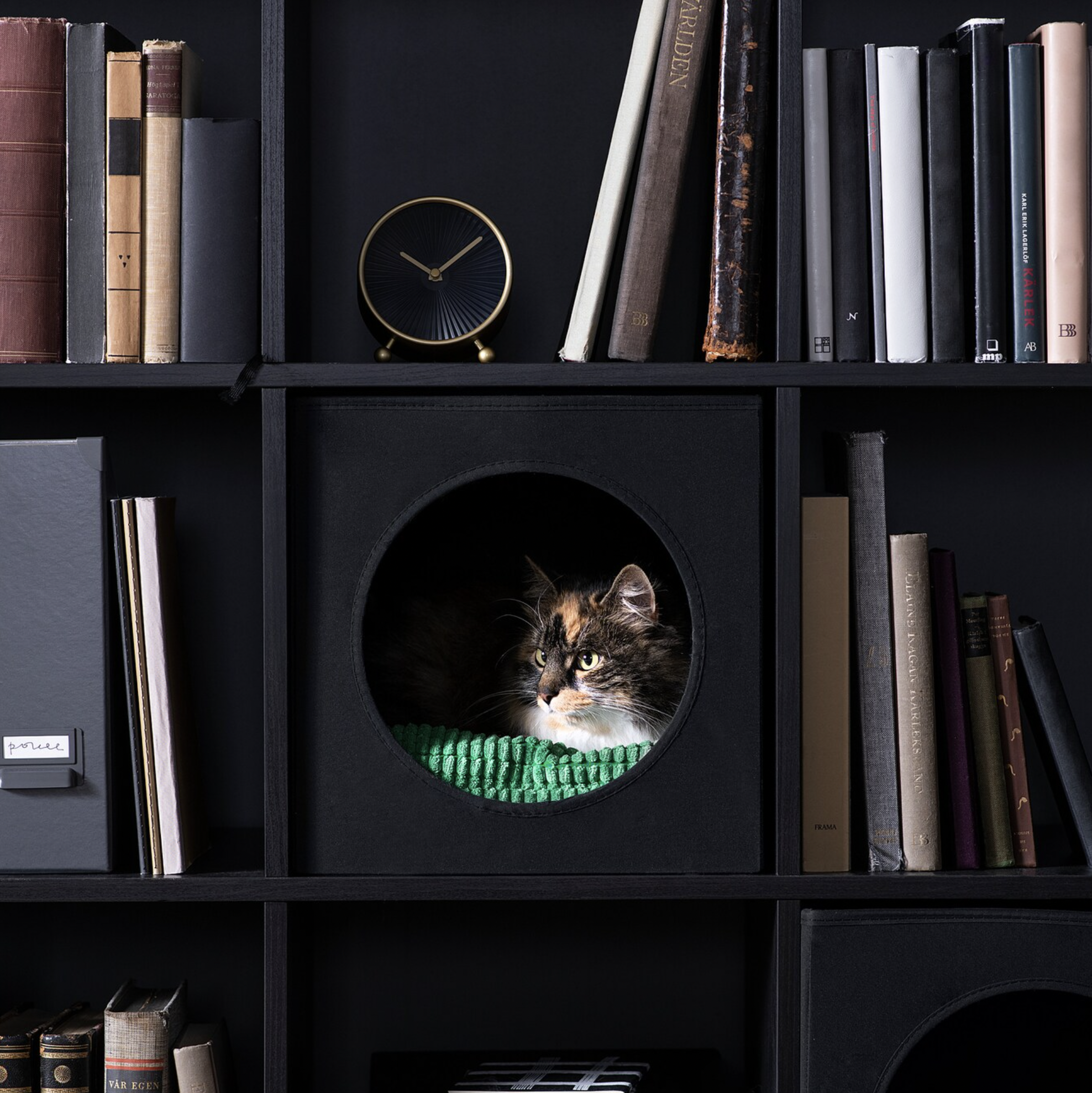Casa para gatos LURVIG de IKEA