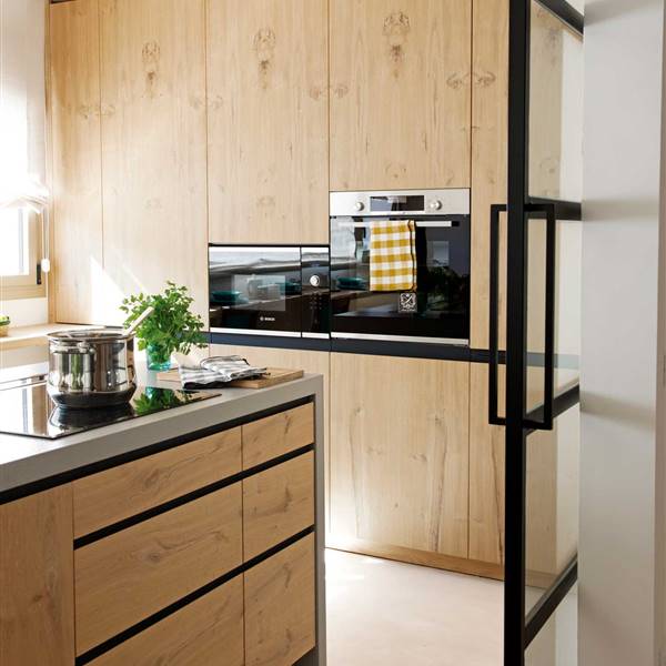 12 ideas geniales para colocar el microondas en la cocina. ¡Darás con el sitio perfecto!