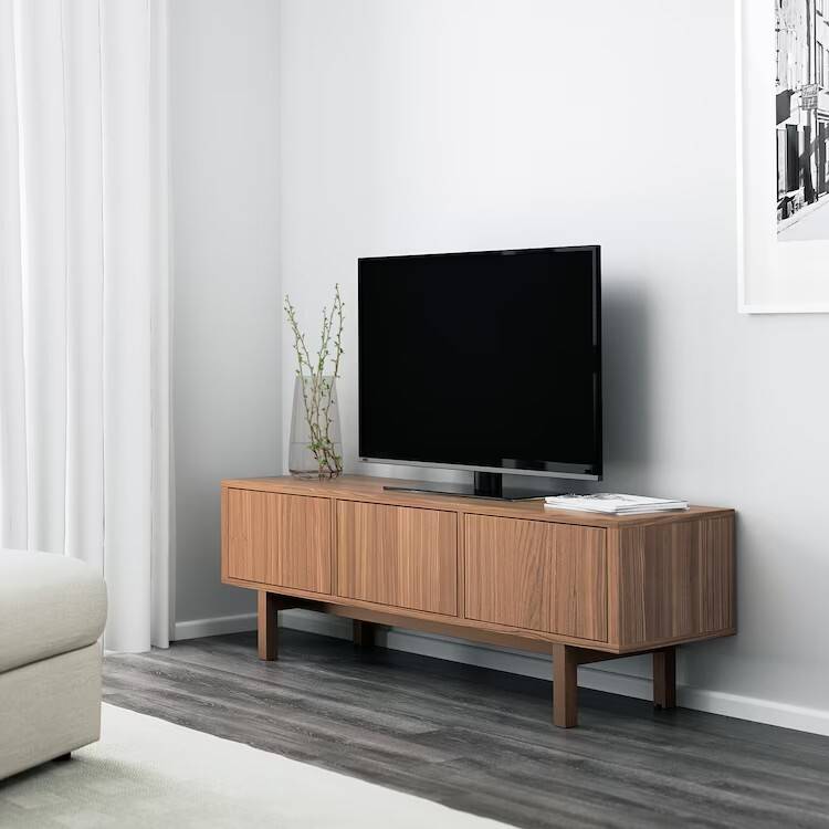 Muebles de salón modernos: un mueble de tv de Ikea. 