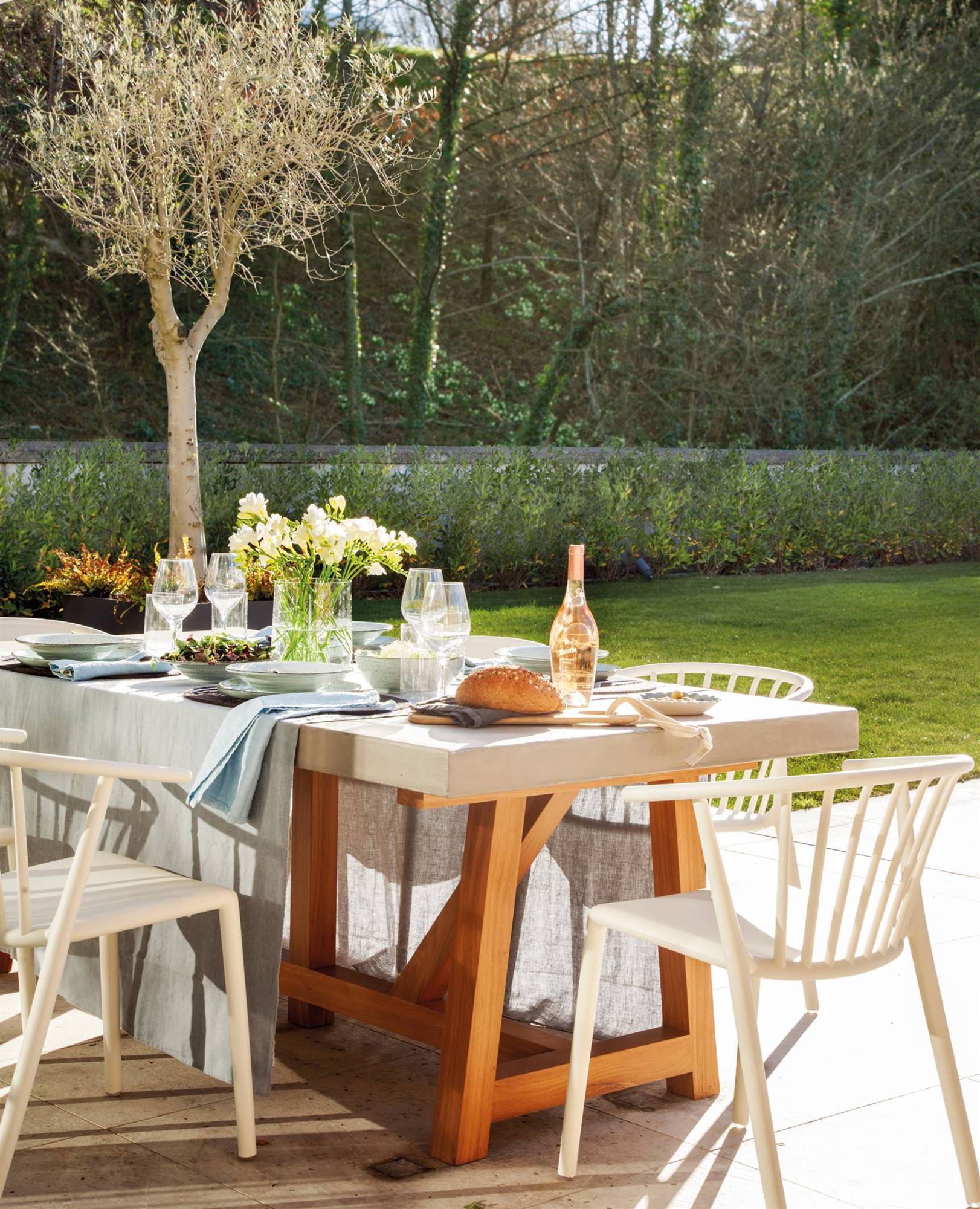 Mesas de jardín: comedor, centro o auxiliares para decorar tu con estilo (con shopping)