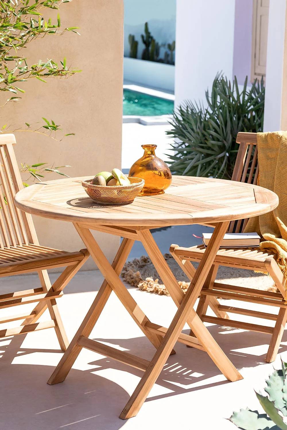 Rebajas muebles de jardín de Sklum: mesa de exterior de teca plegable