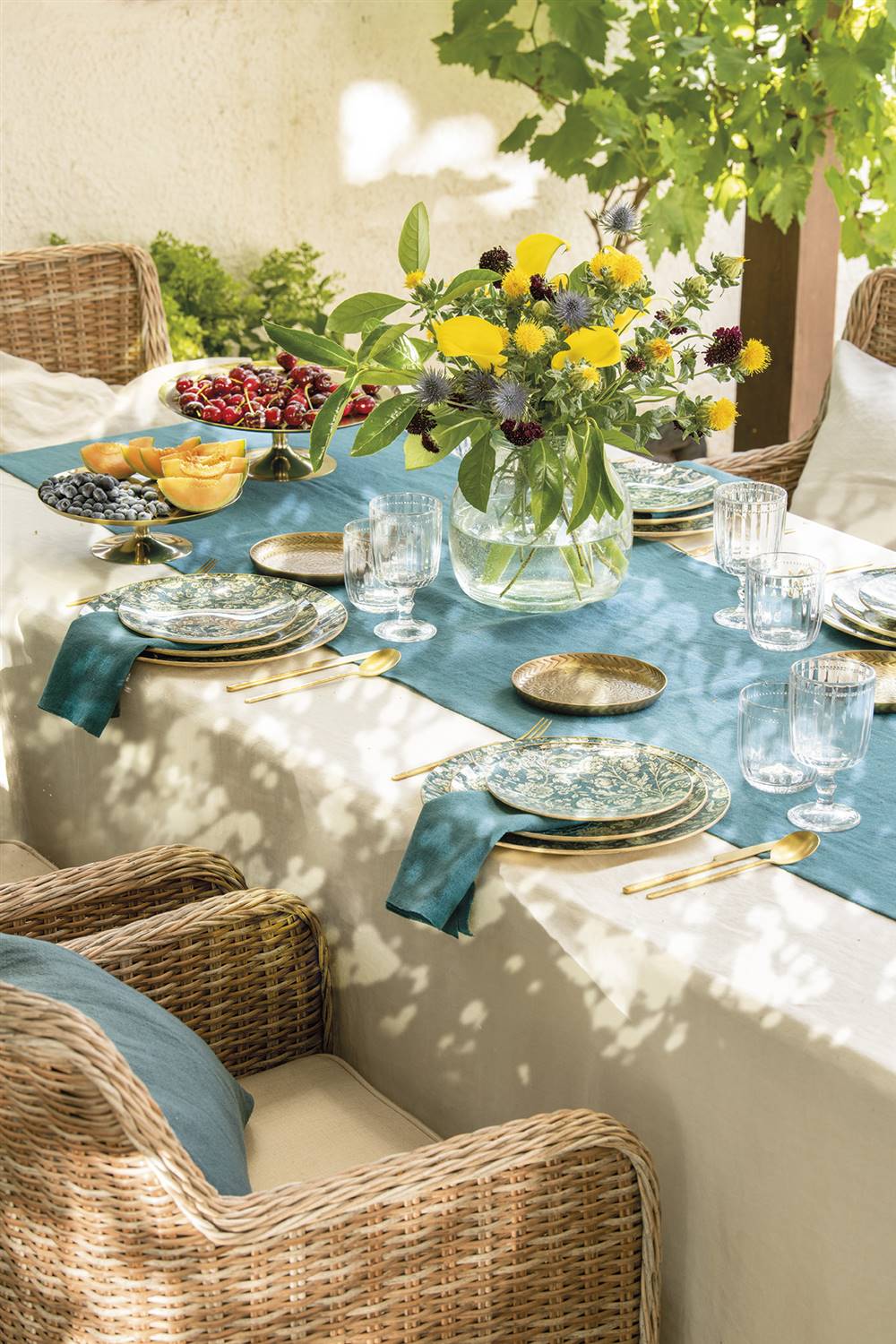Un look de mesa elegante para las comidas con amigos este verano.