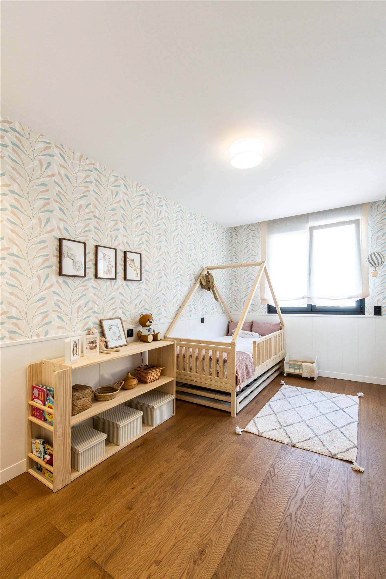 Habitación infantil de una vivienda unifamiliar en la calle Arturo Soria de Madrid, un proyecto del estudio de interiorismo WINK GROUP.