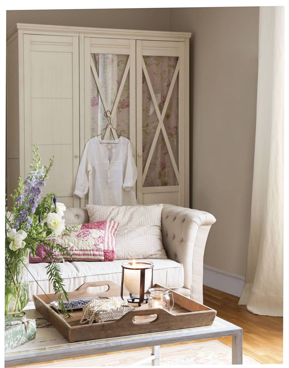 armario con papel pintado cortina espejo 00304572