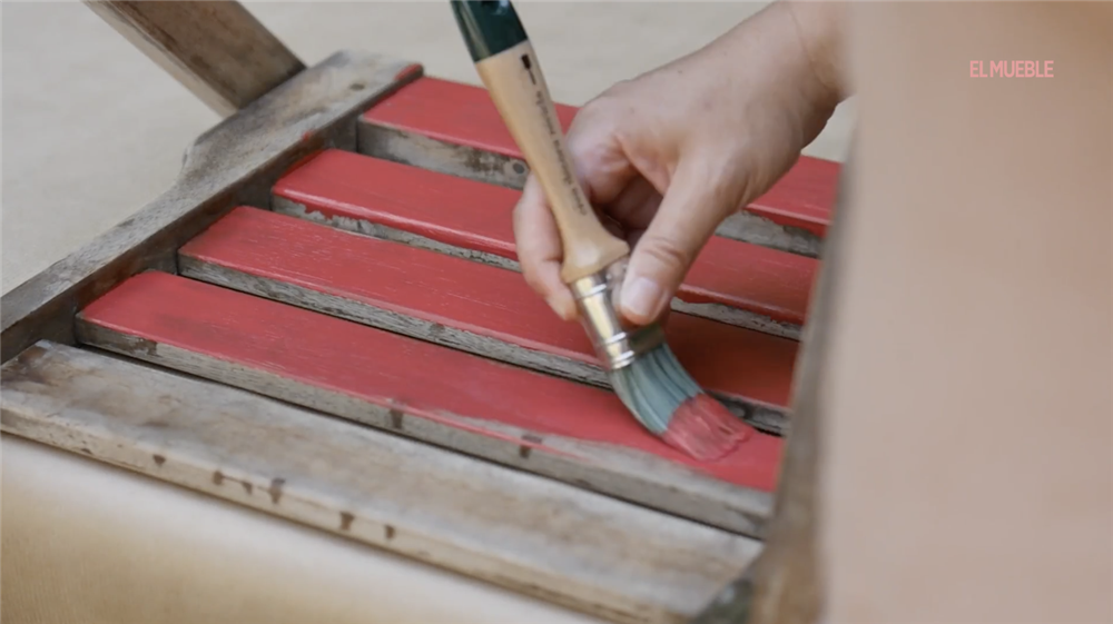Cómo aplicar pintura a la tiza o chalkpaint en tus muebles de exterior.