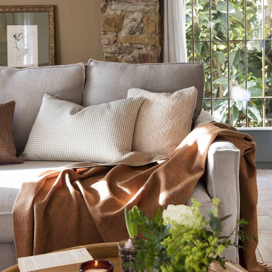 tonto Clásico Pasado Mantas para el sofá: un recurso muy El Mueble que da calidez y decora tu  salón
