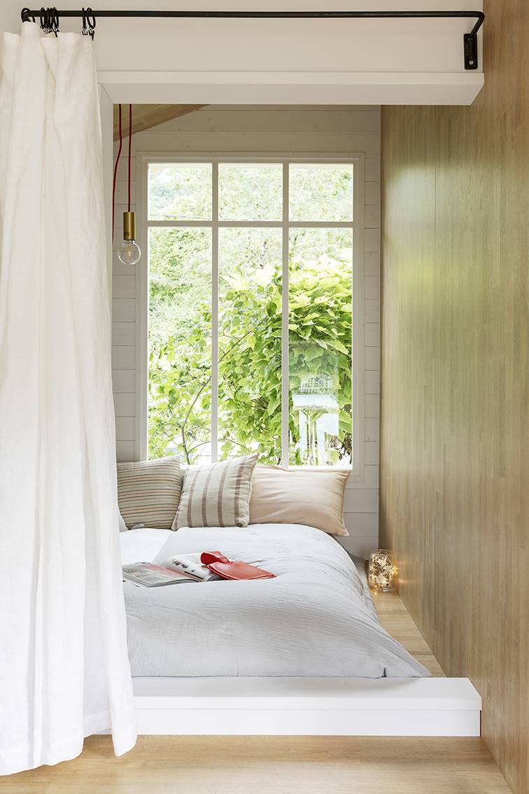 Dormitorio de la casa de 22 m2 que ha diseñado Ines de la Fressange con MOBALPA.