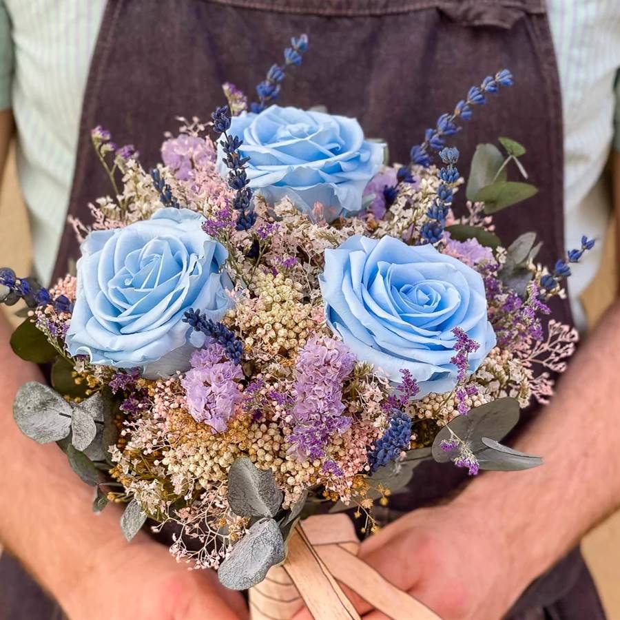 Rosas azules: ¿existen o no estas flores tan especiales?