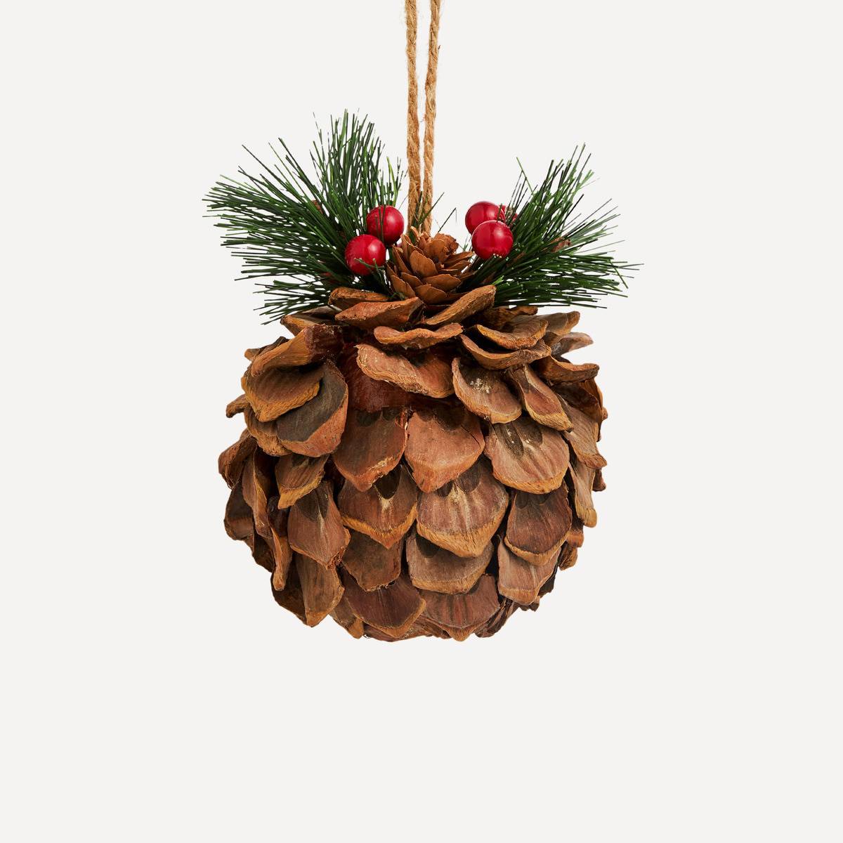 Bola de Navidad con forma de pin~a de El Corte Ingle´s.