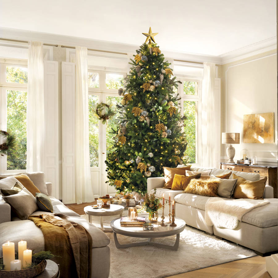 Árboles de Navidad decorados para este 2022/2023: ideas y tendencias (con shopping).	 	 