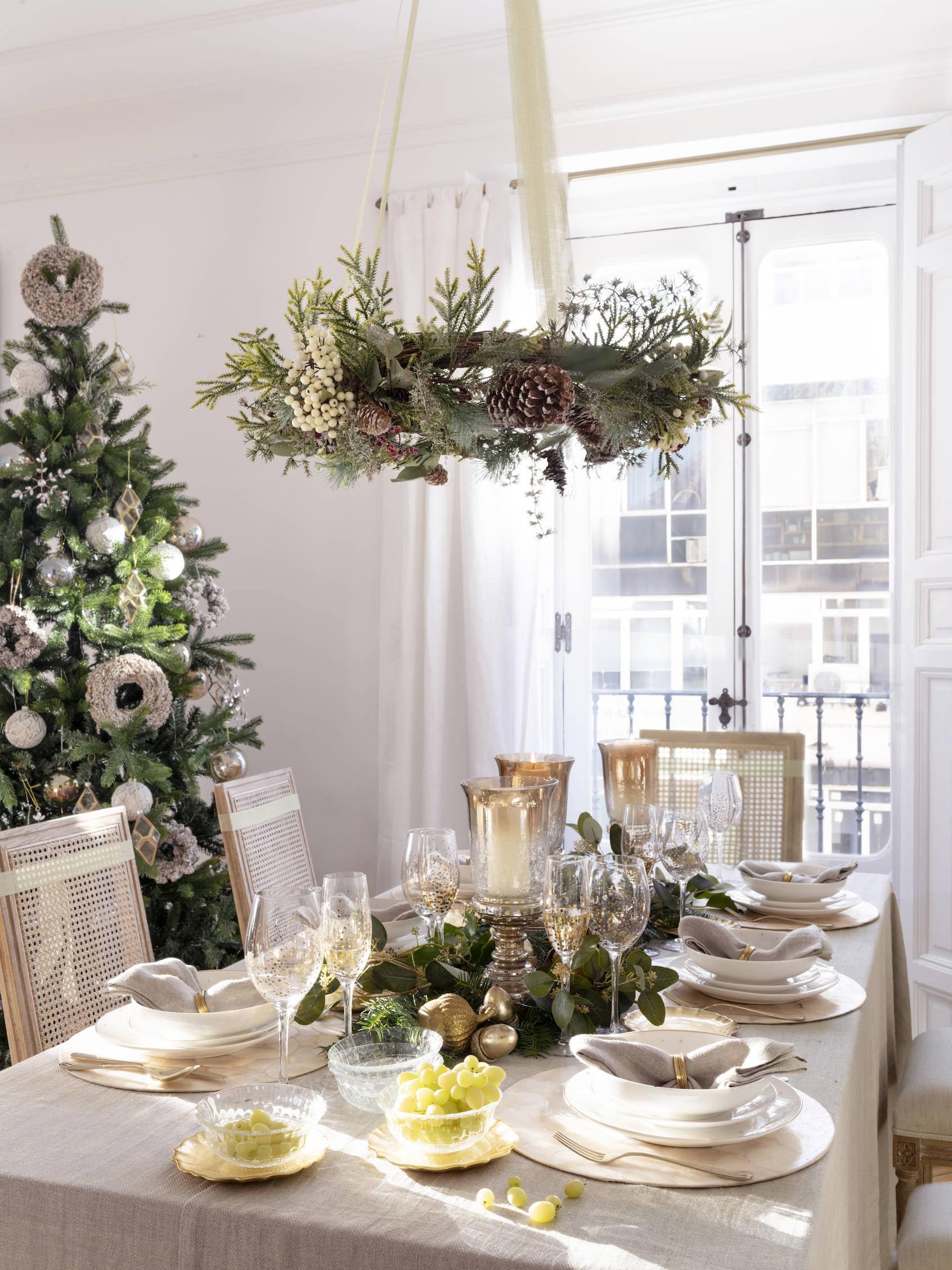 para castigar Vago Hostil Cómo decorar la mesa de Navidad y Nochevieja [2021]: 55 ideas geniales