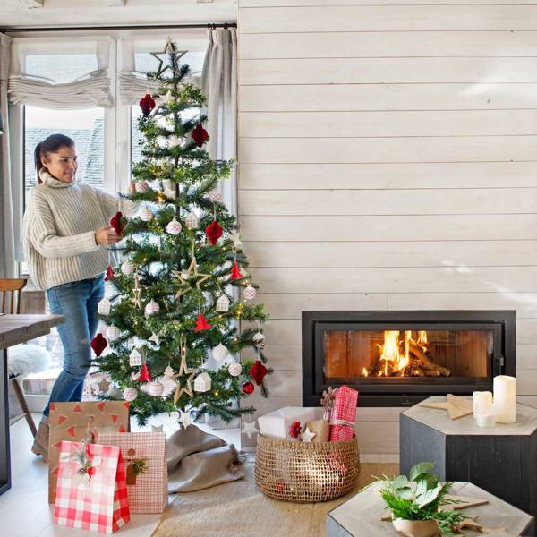 12 ideas para decorar un pie de árbol navideño como una estilista (incluye vídeo)