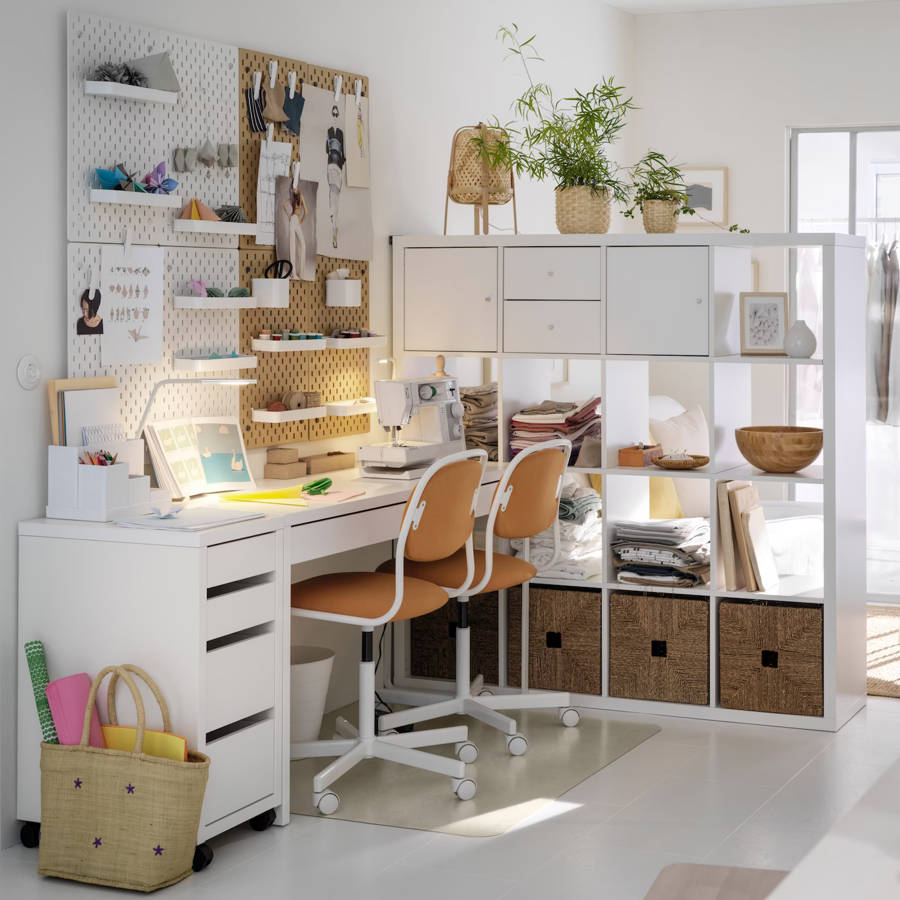 bosquejo retrasar Tareas del hogar Cómo puedes customizar la estantería Kallax con los complementos de IKEA