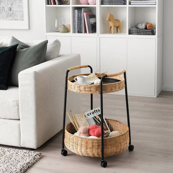 Un salón industrial con muebles de IKEA. ¡Para el postureo en Instagram y TikTok!