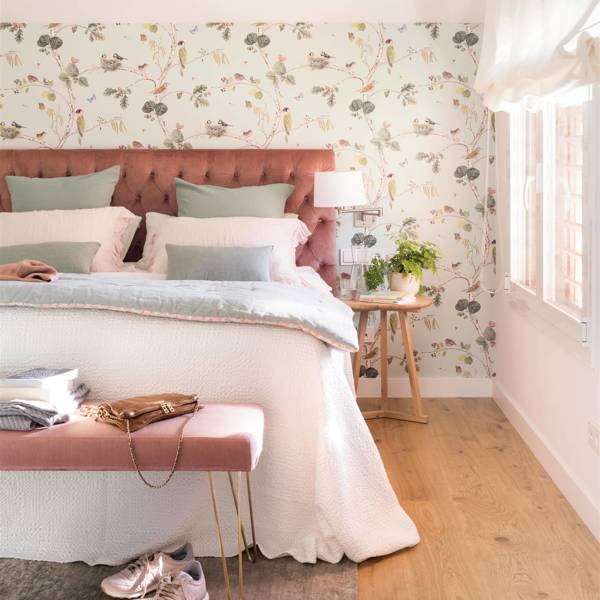 40 dormitorios con papel pintado en la pared del cabecero. ¡Te van a encantar!