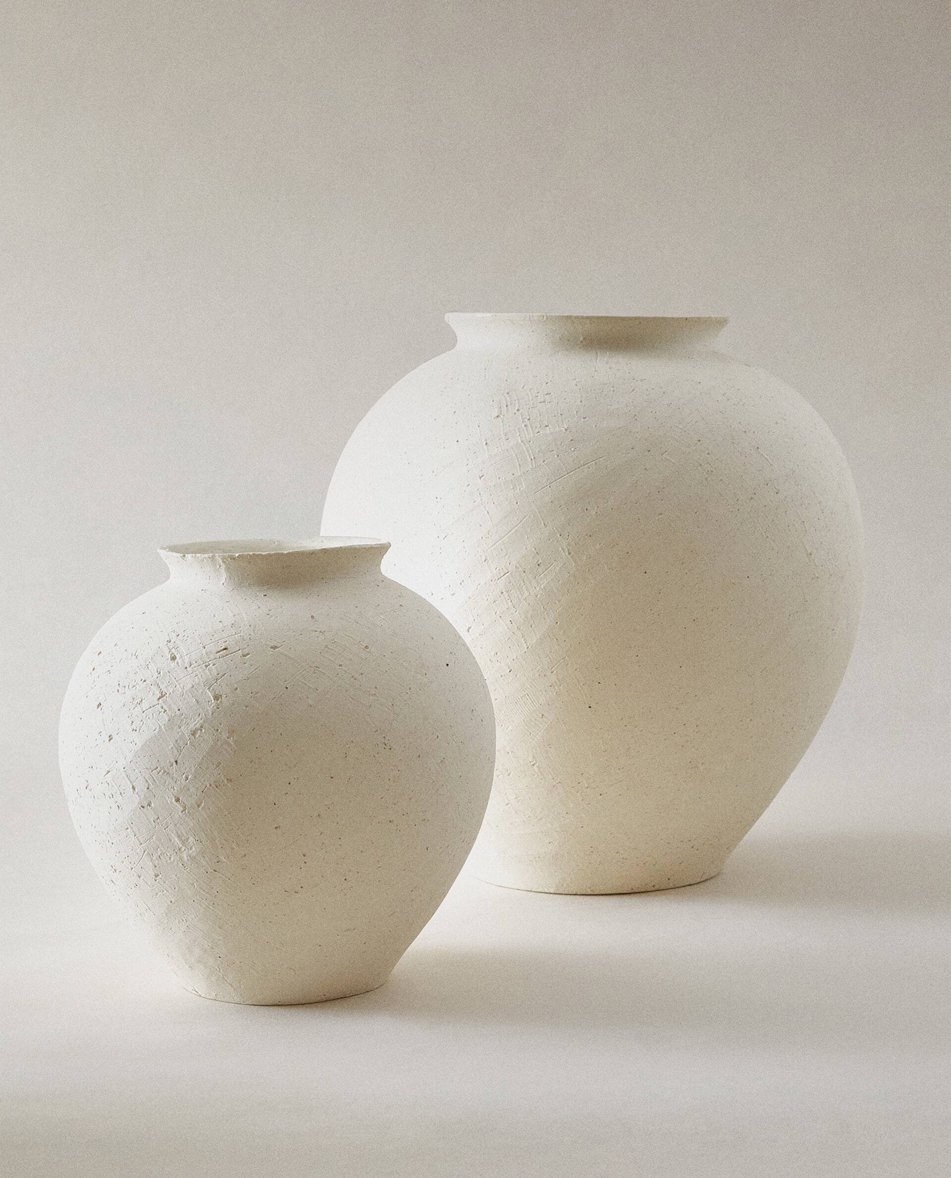Jarrones de ceramica con textura de Zara Home