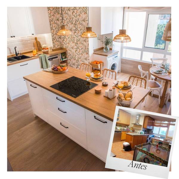 Antes y después | De cocina feúcha a súper cocina de 21 m² que lo tiene TODO: isla, office, papel pintado y mueble de desayuno (con planos y presupuesto) 