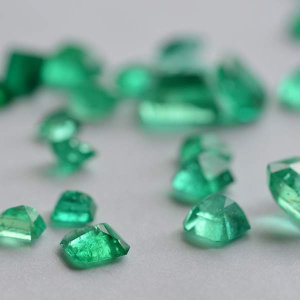 Descubre la esmeralda: la piedra verde más valorada 