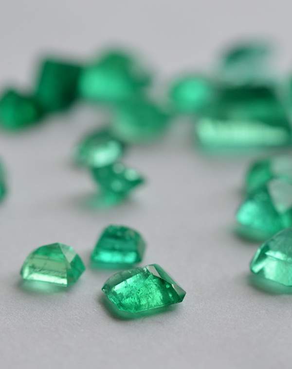 Descubre la esmeralda: la piedra verde más valorada 