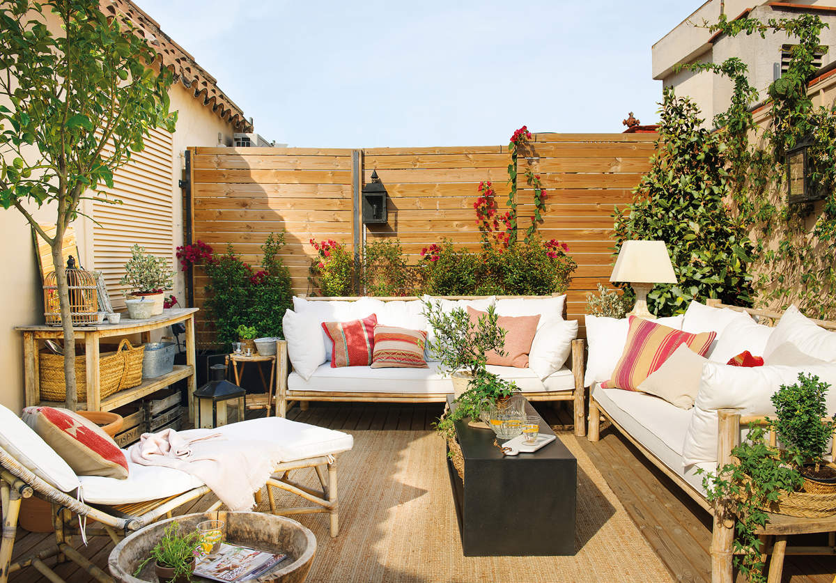 Ideas ingeniosas y baratas para decorar la terraza de tu piso de ciudad.