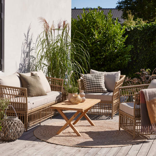 Decora tu terraza este verano con mobiliario y decoración inspirados en la naturaleza