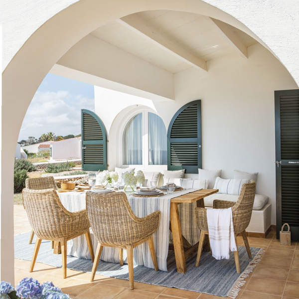 Una casita en Menorca pequeña y con encanto llena de ideas para aprovechar el espacio // CON PLANO