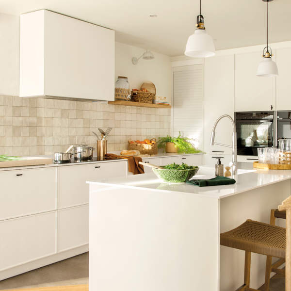 Los 10 azulejos más bonitos para cocinas blancas y modernas que son tendencia en 2023