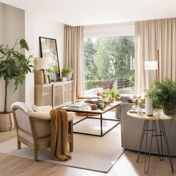 Una estilista de El Mueble convirtió esta casa en Barcelona en un hogar acogedor, con toques modernos e ideas para aprovechar el espacio 