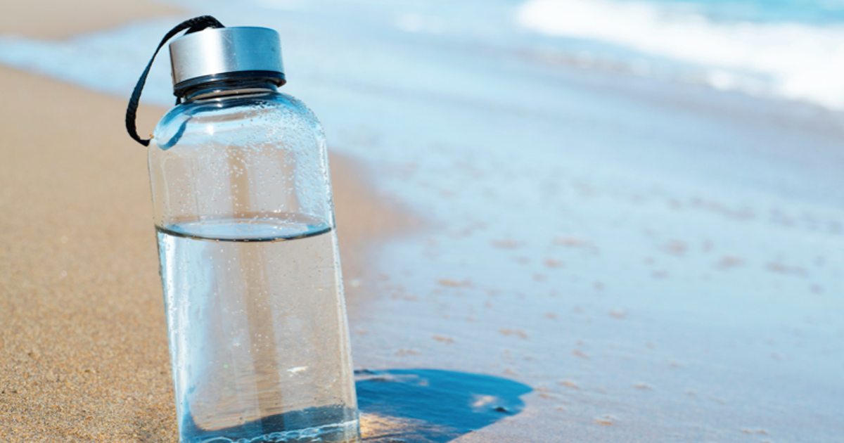 Consejos útiles para limpiar correctamente tus botellas con agua