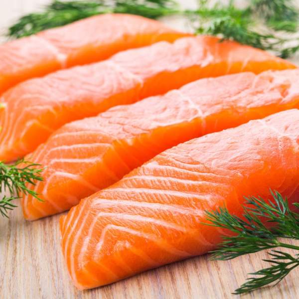 3 recetas frías con salmón ligeras, rápidas y fáciles de hacer para refrescarte este verano
