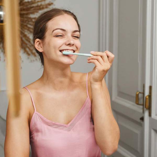 Los dentistas coinciden: esta es la forma correcta para limpiar y desinfectar la férula dental 