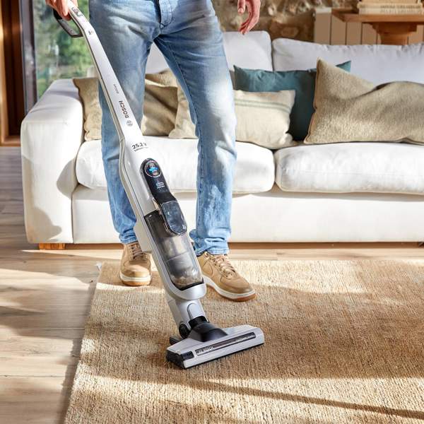 El truco casero, barato y facilísimo para limpiar la alfombra y que quede como nueva