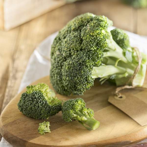 Adiós al sabor insípido del brócoli hervido: con solo una cucharadita de este ingrediente hasta los niños querrán comérselo