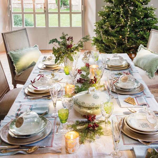Ve preparando la mesa para Navidad con la vajilla más vendida de IKEA: sencilla, bonita y elegante (y a buen precio)