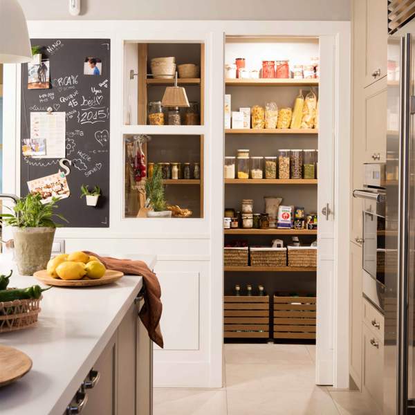 Un interiorista y experto en orden de IKEA te enseña a organizar tu cocina como un profesional