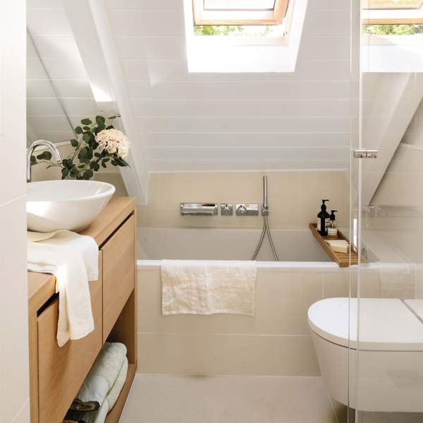 Trucos para que tu baño parezca más grande y espacioso: ¡multiplica sus metros!