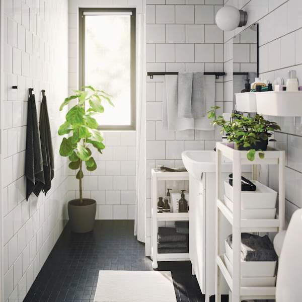 IKEA agotará la estantería perfecta para liberar espacio en baños pequeños: con 4 estantes y mucho almacenaje por solo 9,99 €