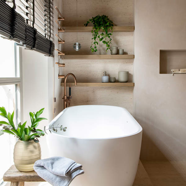 Baldas y estantes en el baño: decorar con ellas y hacerlo con estilo pasa por seguir esta guía