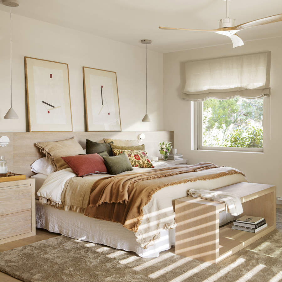 Dormitorio en verde y con listones de madera 
