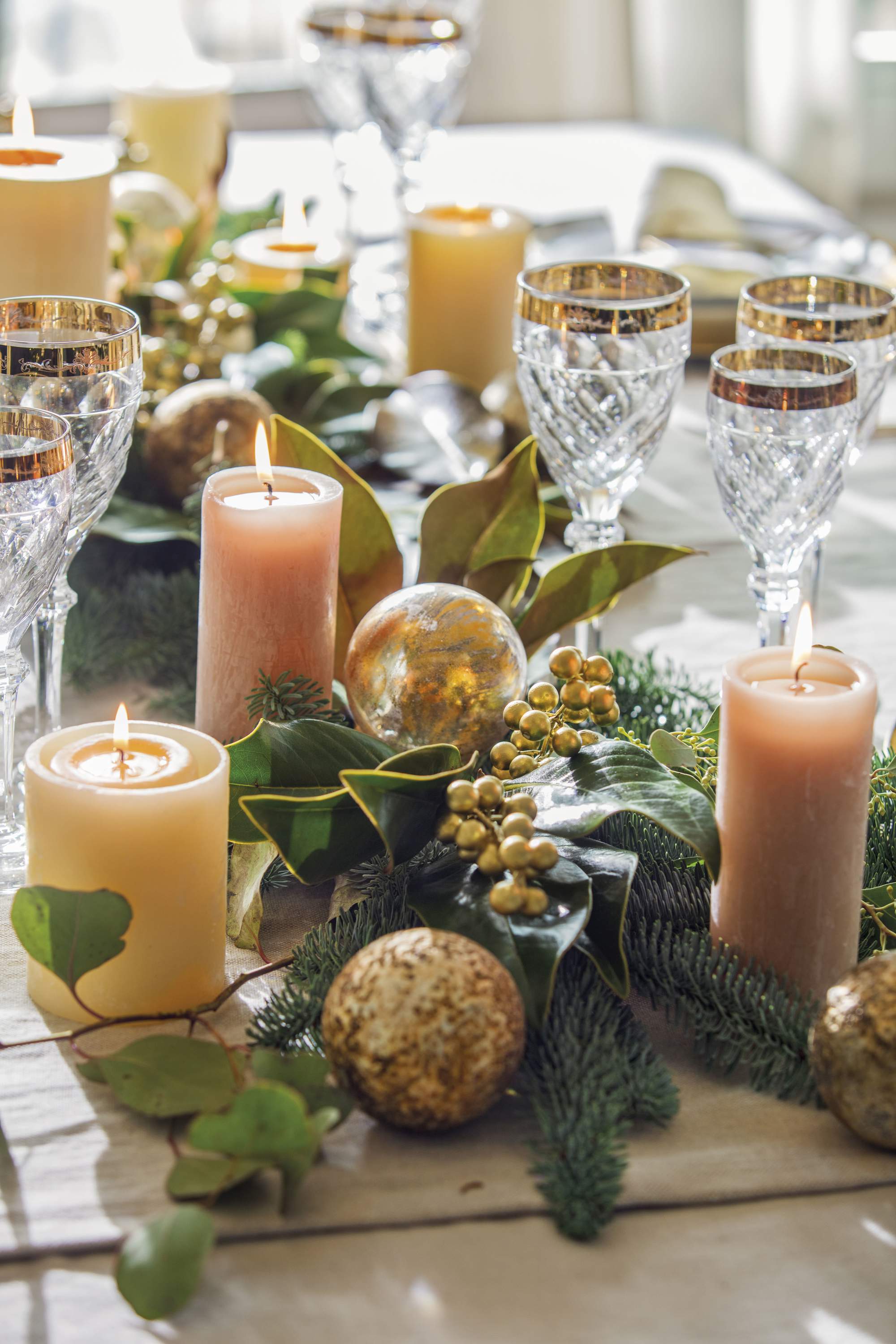 El arte de vestir la mesa en Navidad con un espectacular centro floral -  Foto 1
