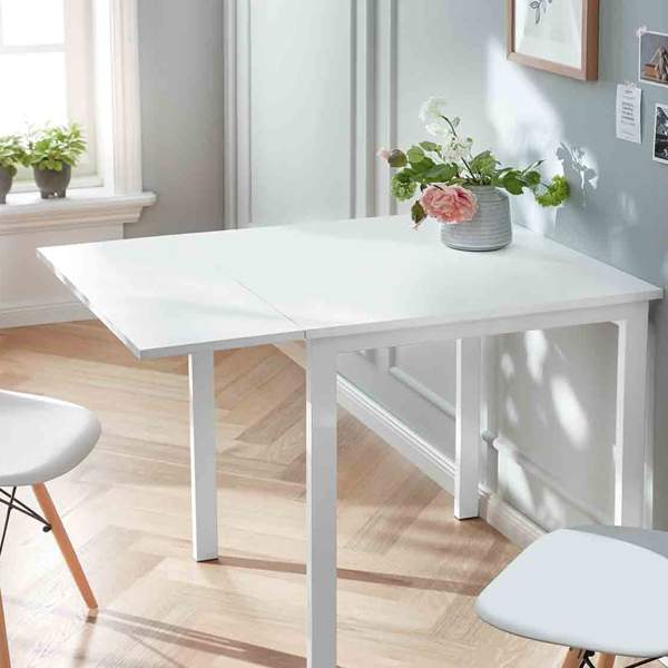 Lidl echa un órdago y pone a la venta una mesa plegable de estilo escandinavo, similar a la de IKEA y JYSK, ideal para pisos pequeños