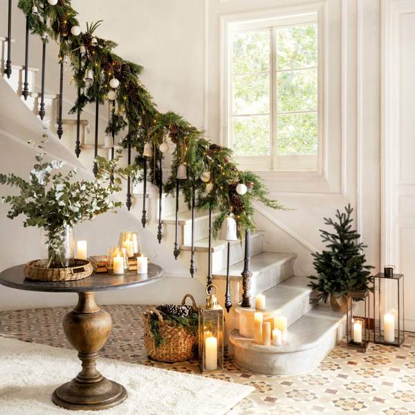 Cómo decorar el recibidor en Navidad para entrar de lleno en las fiestas: desde la puerta, la consola, el espejo ¡y hasta el suelo! 